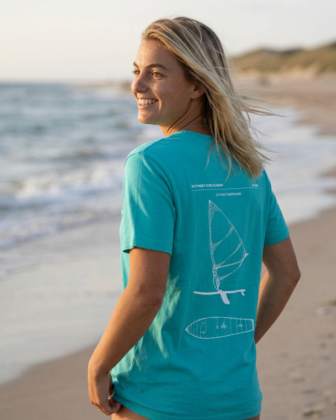Surfboard Medium Fit T-Shirt